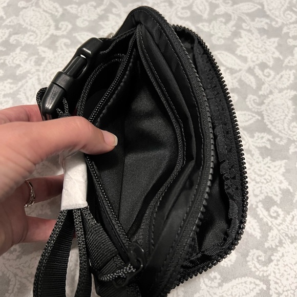 Lululemon Everywhere Belt Bag. Black. NWT. - Picture 4 of 6